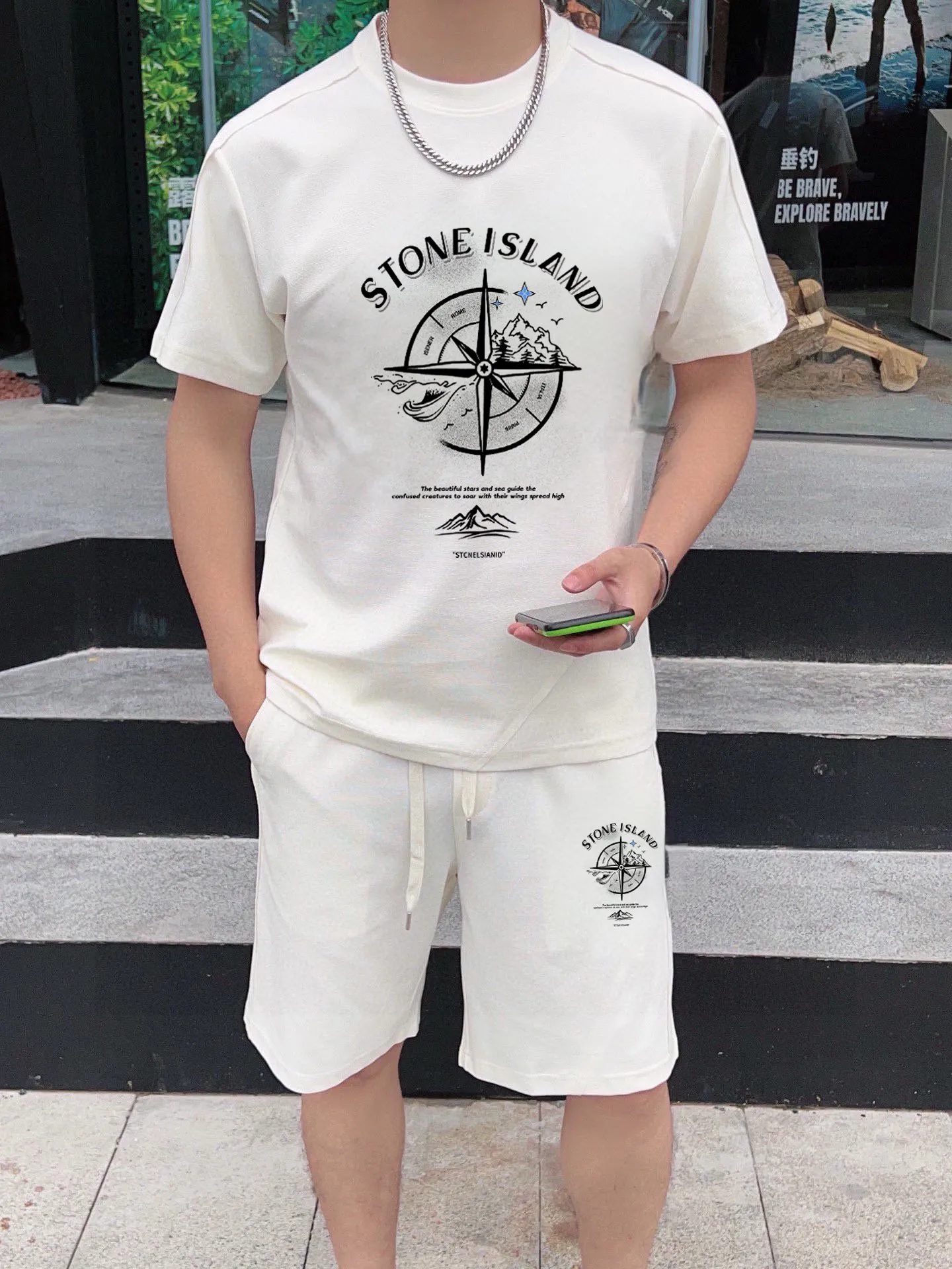 P290 Brand [Stone Island] 2025 new men’s short-sleeved shorts suit! Synchronous sales on the official website! High-end version on the market! It feels delicate and soft! Make you more comfortable to wear! The draped silhouette is awesome! Size: M-5XL (please state your height and weight when placing an order)